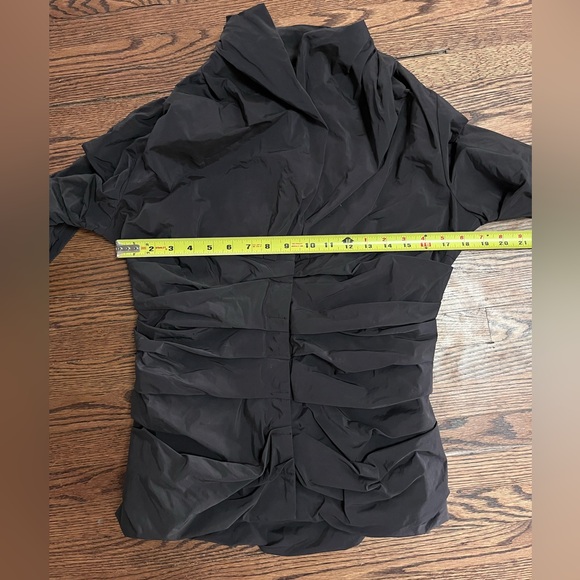 FASHIONABLE BLACK WIND/RAIN JACKET - Picture 10 of 11